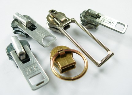vintage-zipper-magnets-by-amalia-versace-on-etsy